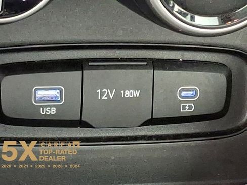 Certified 2024 Hyundai Venue SEL image 30