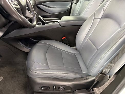 Used 2020 Buick Enclave Essence FWD image 12