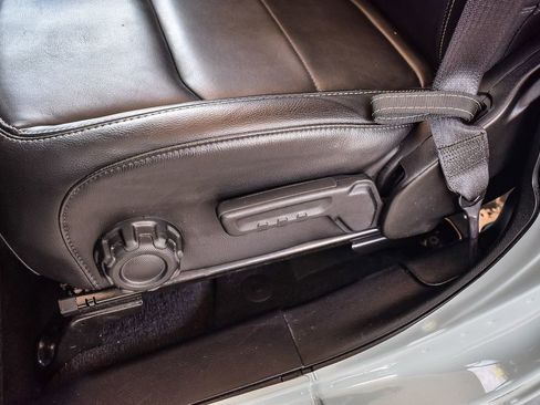 Used 2023 Jeep Wrangler Unlimited Sahara image 21