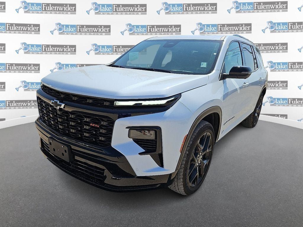Used 2026 Chevrolet Traverse RS FWD image 1