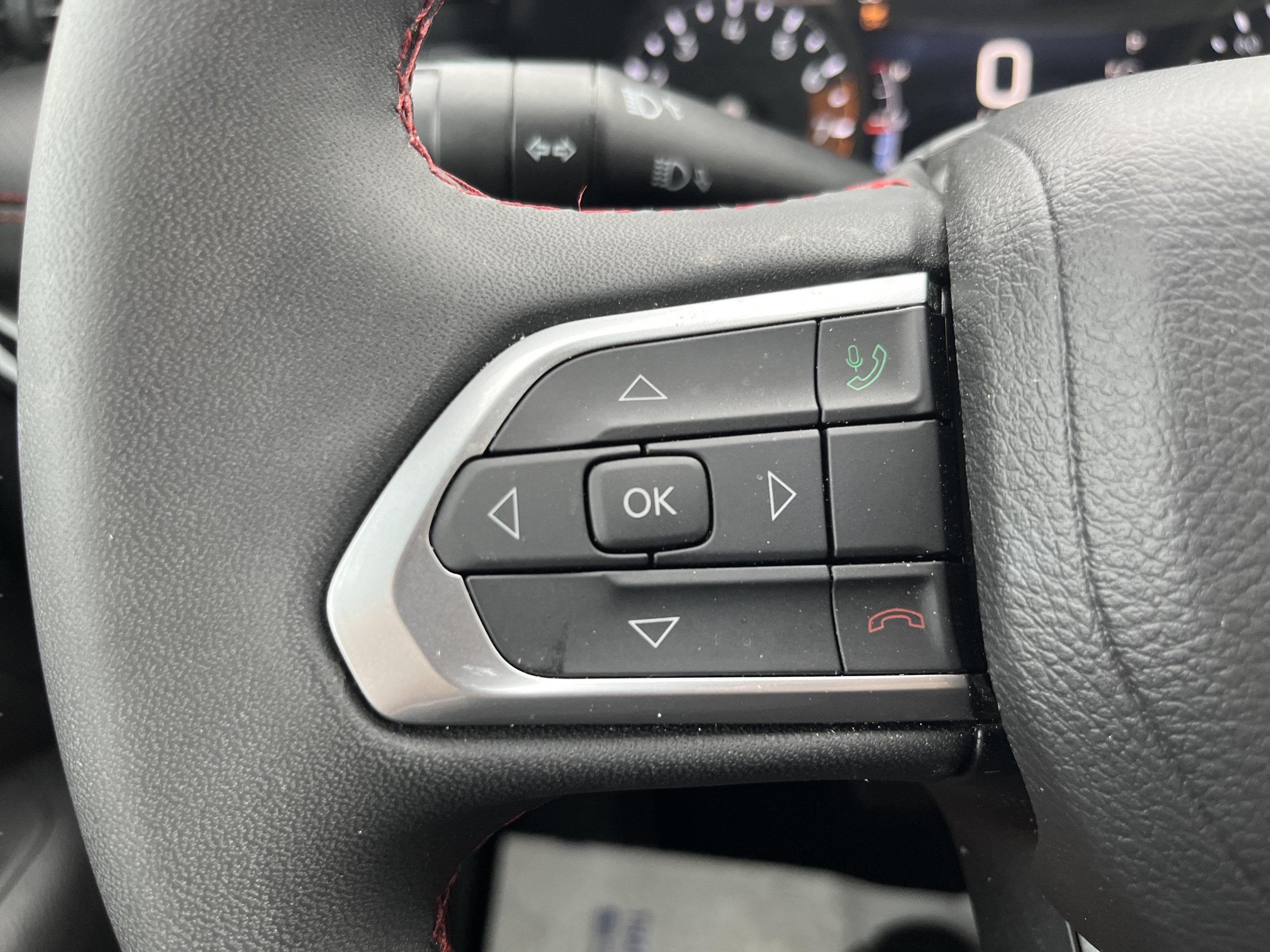 Used 2025 Jeep Compass Trailhawk AWD/4WD image 18