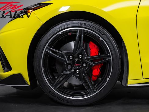 Used 2021 Chevrolet Corvette Stingray Premium Conv w/ Z51 Performance Package RWD image 25