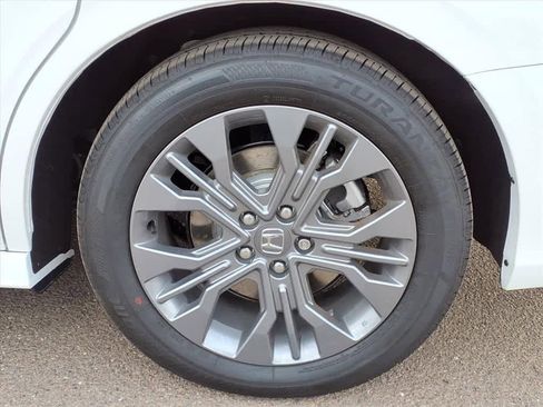 New 2026 Honda Odyssey Touring image 8