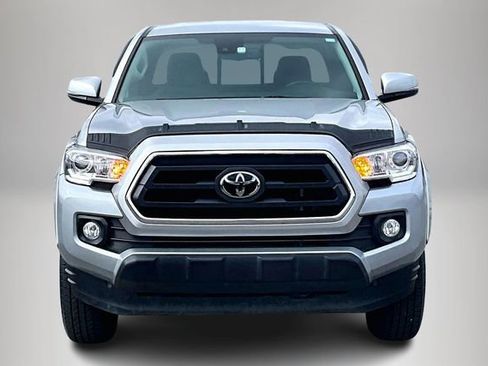Used 2022 Toyota Tacoma SR5 w/ Technology Package image 3