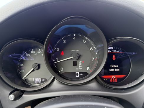 Certified 2025 Porsche Macan AWD/4WD image 36