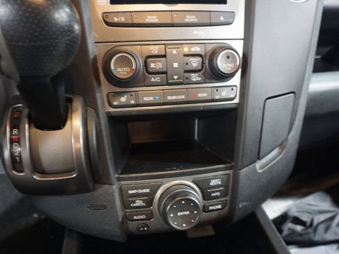 Used 2015 Honda Pilot Touring image 11