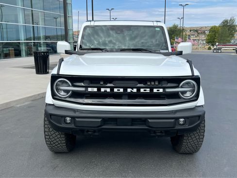 Used 2025 Ford Bronco Outer Banks AWD/4WD image 3