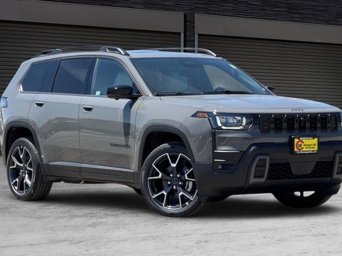 New 2026 Jeep Cherokee Overland w/ Trailer Tow Group AWD/4WD image 2