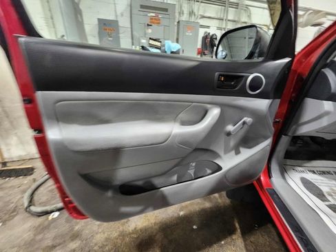 Used 2011 Toyota Tacoma 4x4 Regular Cab image 10