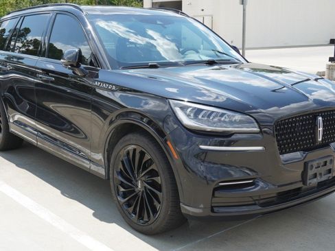 Used 2023 Lincoln Aviator Reserve w/ Equipment Group 201A RWD image 3