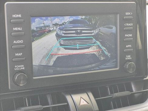 Used 2019 Toyota RAV4 XLE FWD image 6