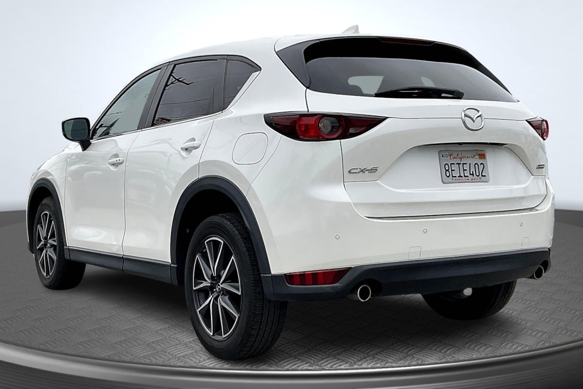 Used 2018 MAZDA CX-5 Touring FWD image 2
