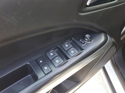 Used 2020 Chevrolet Colorado LT image 29