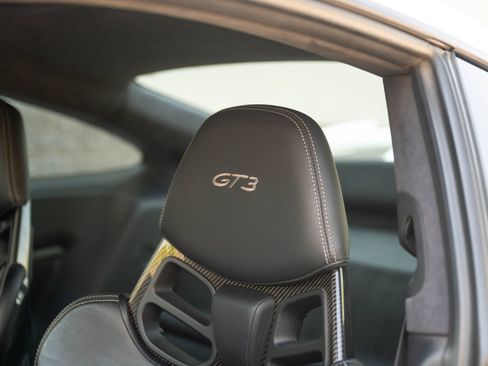 Used 2015 Porsche 911 GT3 RWD image 60