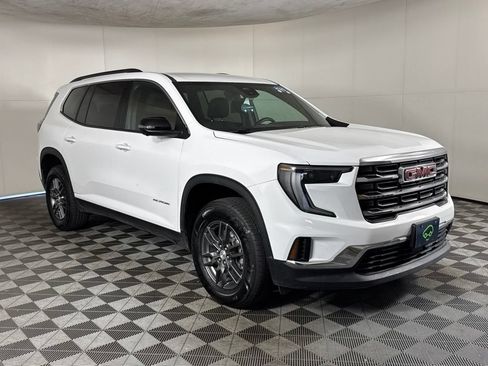 Certified 2025 GMC Acadia Elevation AWD/4WD image 3