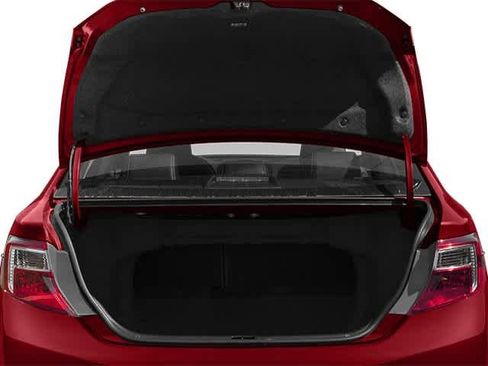 Used 2014 Toyota Camry L image 15