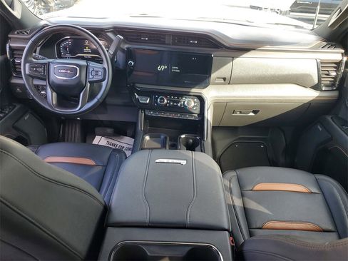Used 2024 GMC Sierra 2500 AT4 w/ AT4 Premium Plus Package image 9