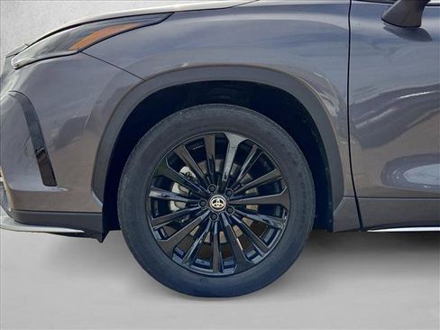 Used 2025 Toyota Highlander XSE AWD/4WD image 23
