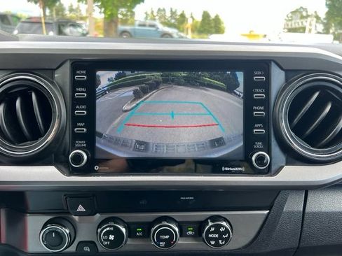 Used 2020 Toyota Tacoma SR5 AWD/4WD image 27