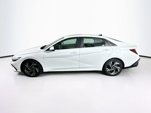 Used 2025 Hyundai Elantra SEL FWD image 4