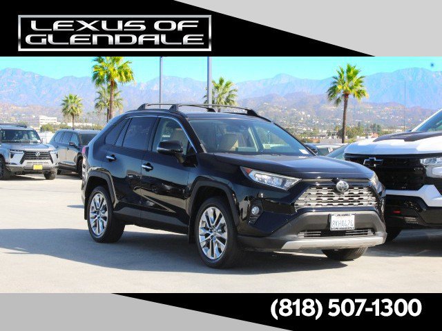 Used 2019 Toyota RAV4 Limited w/ Carpet Mat Package FWD image 1