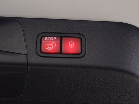 Certified 2024 Mercedes-Benz GLB 250 image 31