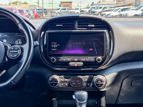 Used 2023 Kia Soul GT-Line w/ GT-Line Technology Package FWD image 23