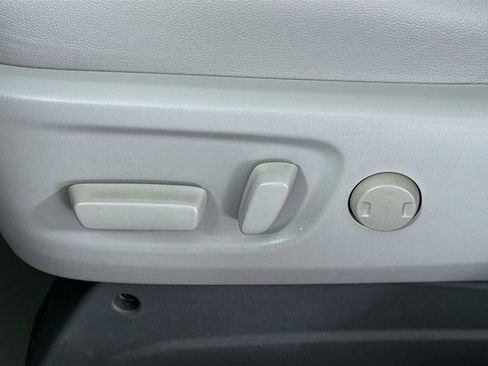 Used 2020 Toyota Sienna XLE w/ XLE Navigation Package image 12