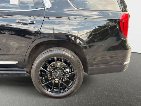 Used 2025 GMC Yukon Denali w/ Sun & Power Step Package AWD/4WD image 18