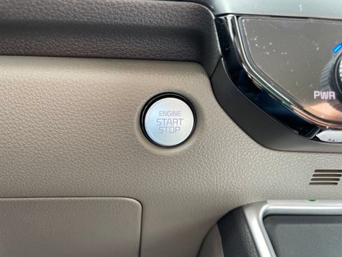 New 2027 Kia Carnival FWD image 23