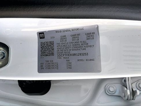 Certified 2024 Chevrolet Colorado ZR2 w/ ZR2 Convenience Package III AWD/4WD image 20