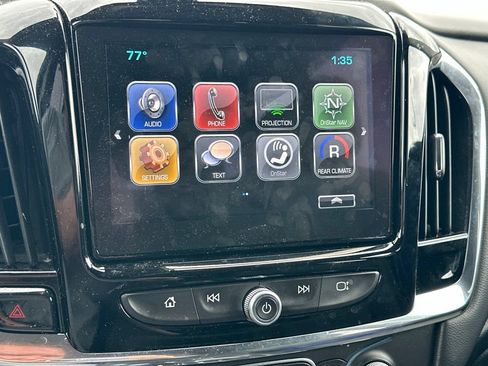 Used 2018 Chevrolet Traverse LT FWD image 22