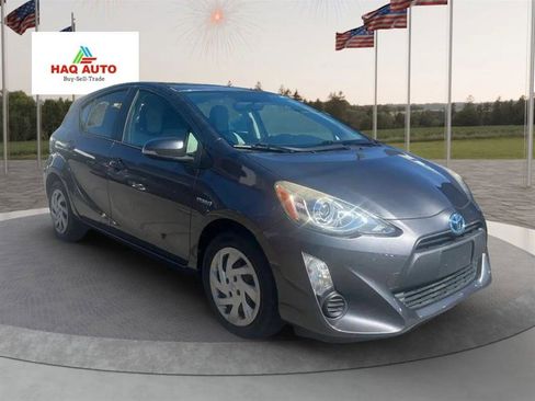 Used 2015 Toyota Prius C Two image 3