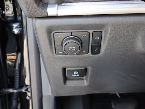 Used 2025 Ford Expedition Active AWD/4WD image 13
