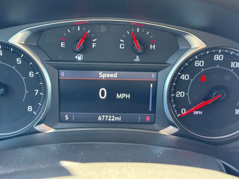 Used 2024 GMC Terrain SLT FWD image 28