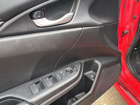 Used 2020 Honda Civic Sport image 10