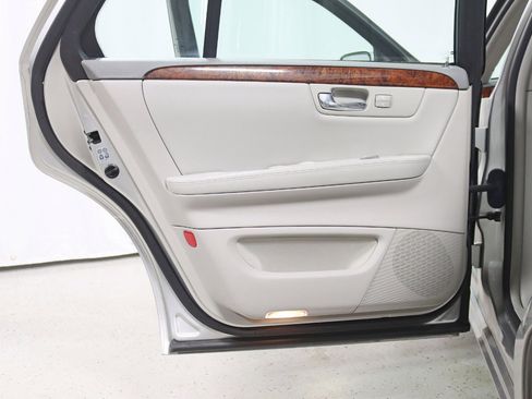 Used 2006 Cadillac DTS image 28