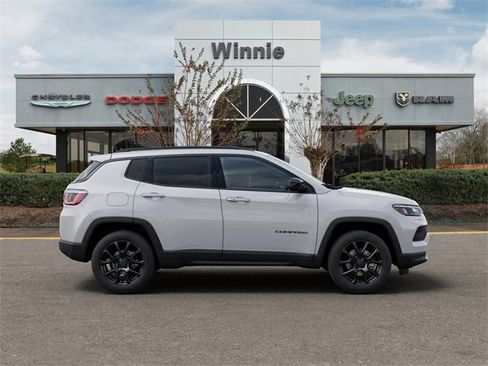 New 2026 Jeep Compass Latitude image 21