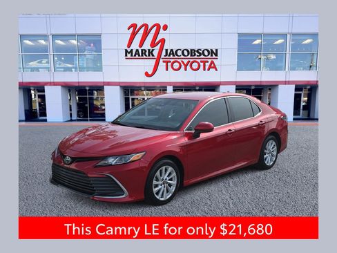 Used 2023 Toyota Camry LE image 1