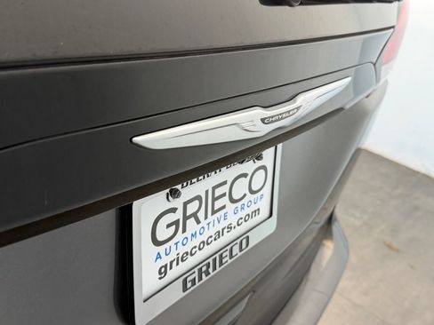 Used 2023 Chrysler Voyager LX FWD image 11