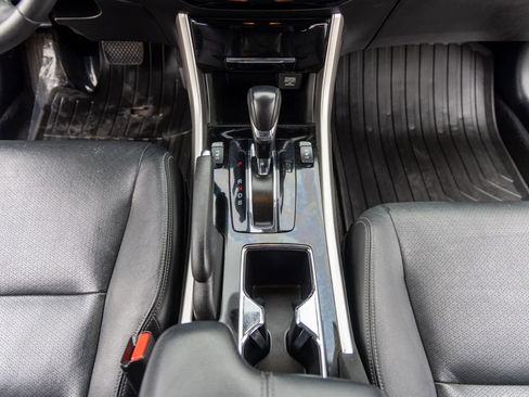 Used 2016 Honda Accord Touring image 29