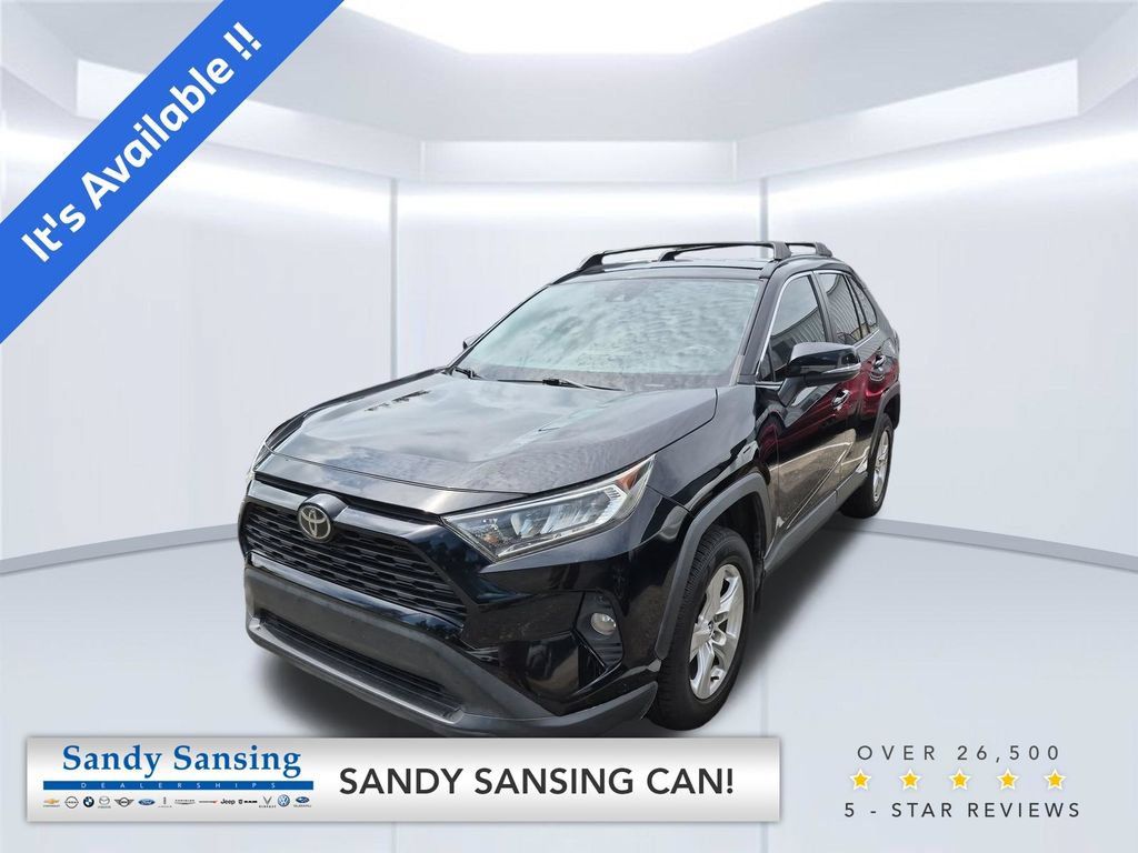 Used 2020 Toyota RAV4 XLE FWD image 1