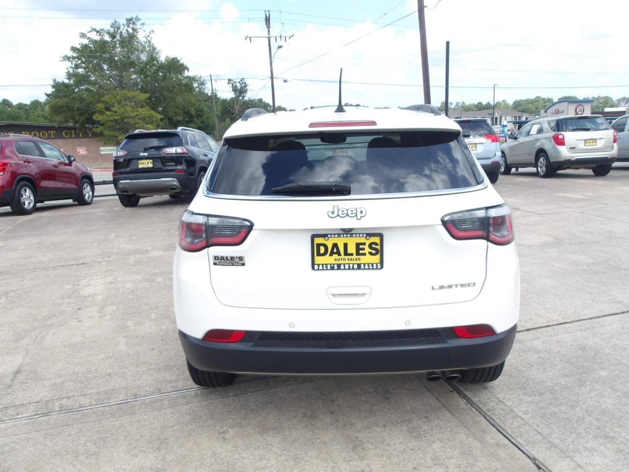 Used 2018 Jeep Compass Limited w/ Navigation Group FWD image 12