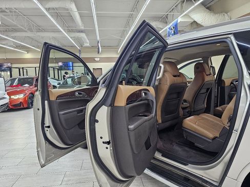 Used 2016 Buick Enclave Leather image 16