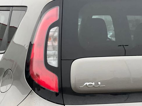 Used 2019 Kia Soul w/ Convenience Package image 28