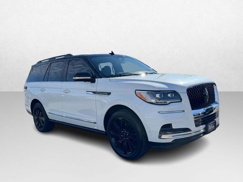 Certified 2022 Lincoln Navigator Black Label image 3