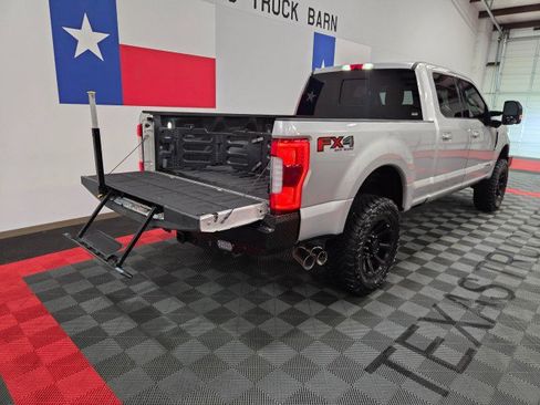 Used 2017 Ford F250 Platinum w/ Platinum Ultimate Package image 31