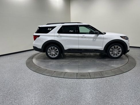 New 2026 Ford Explorer Active w/ Active Comfort Package image 4