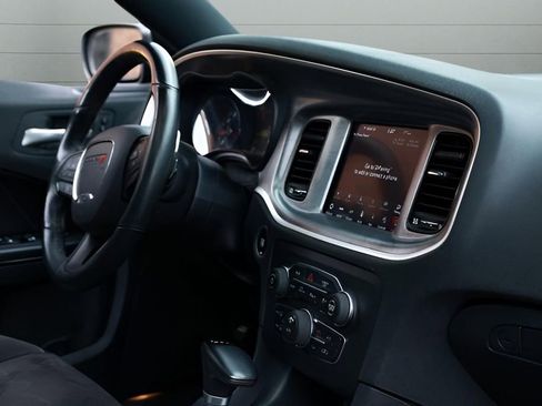 Used 2018 Dodge Charger R/T image 18
