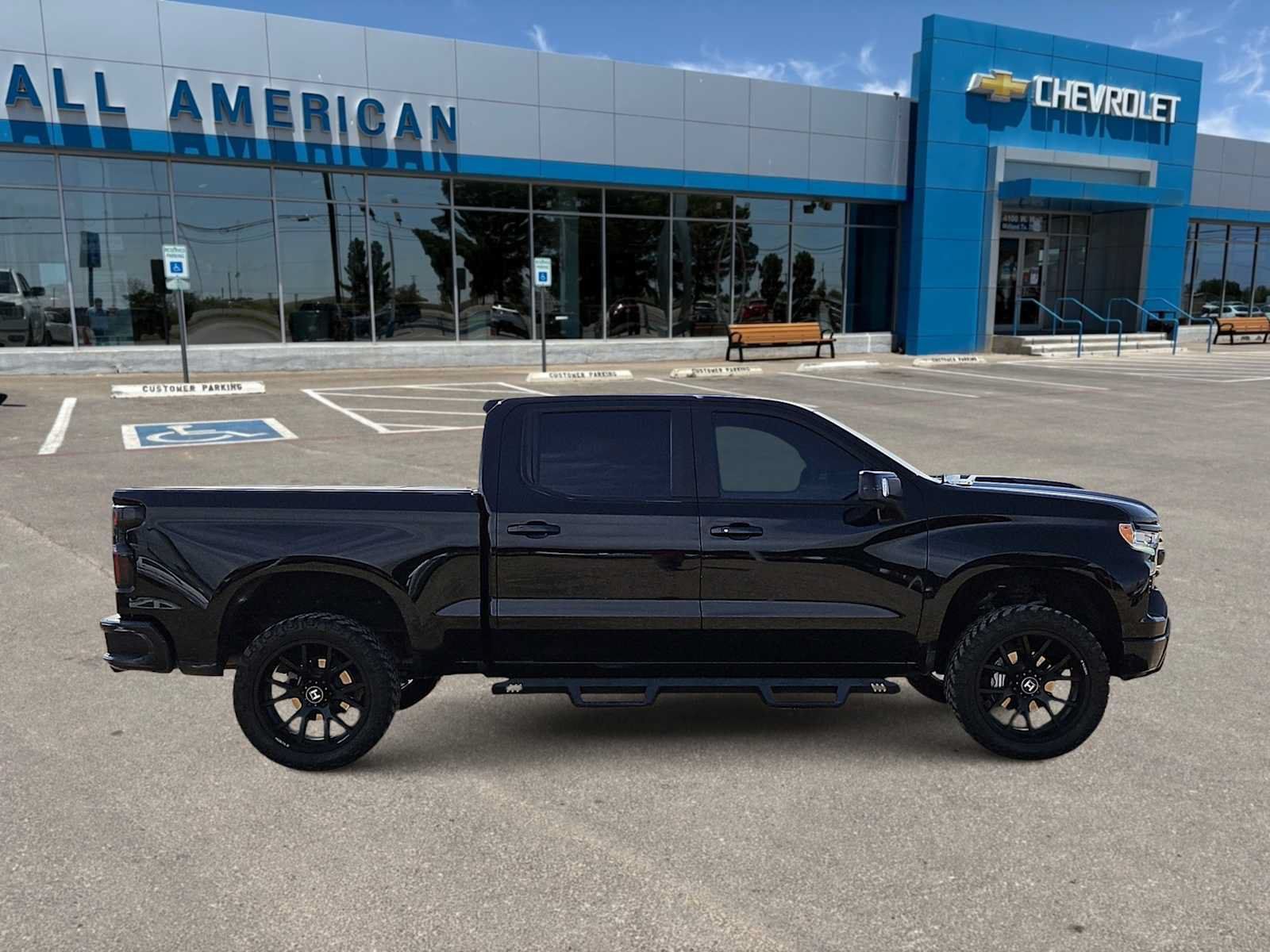 Used 2022 Chevrolet Silverado 1500 LT Trail Boss w/ LT Trail Boss Premium Package AWD/4WD image 9